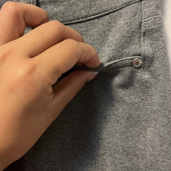 Guess Women’s Size XS Grey Straight Leg Stretchy Dress Pants $50 - Picture 5 of 15